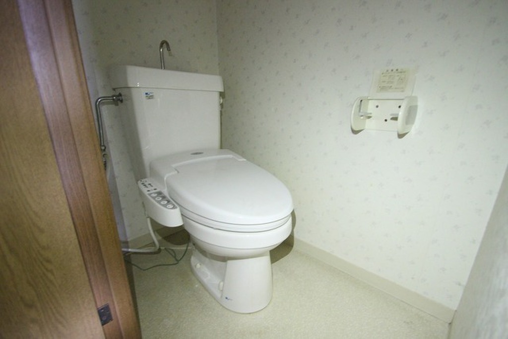 (13/32) トイレ (13/32) トイレ