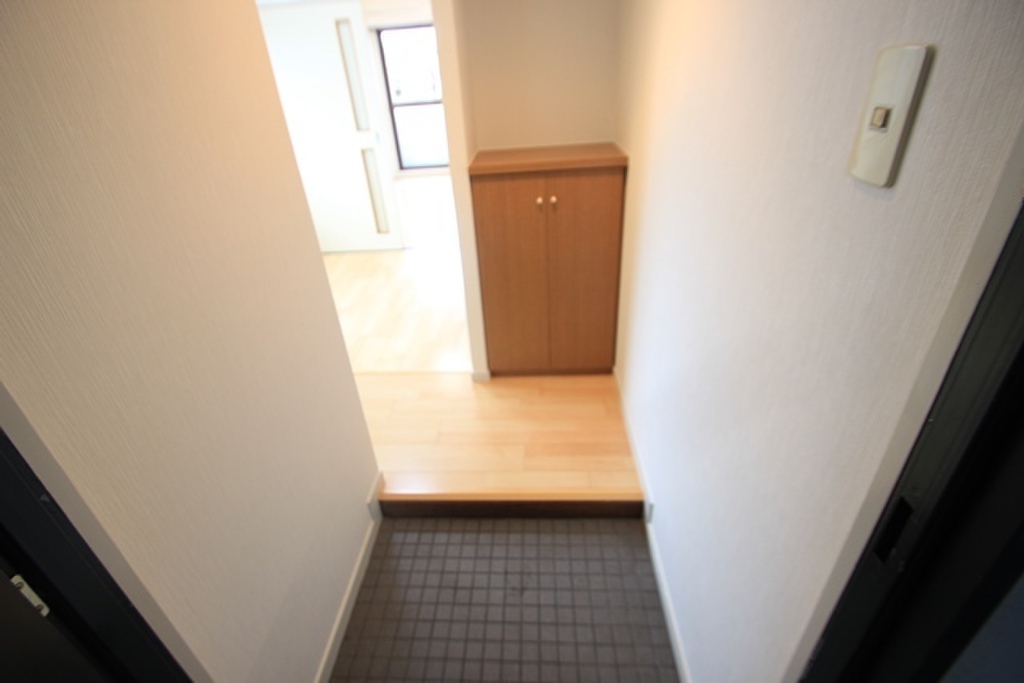 (6/31) 玄関 (6/31) 玄関