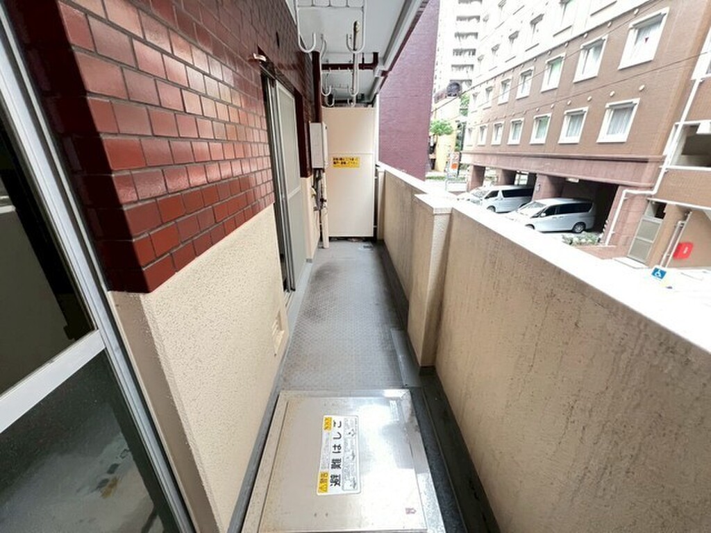 (12/33) バルコニー