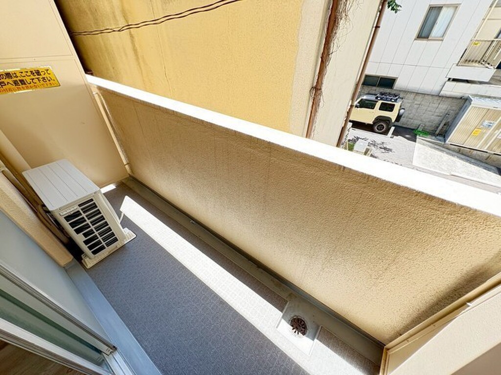 (13/27) バルコニー