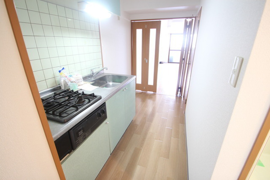 (16/28) キッチン