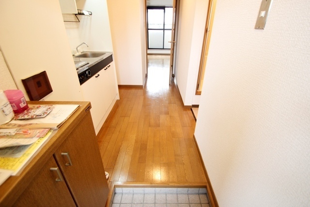 (6/25) 玄関 (6/25) 玄関