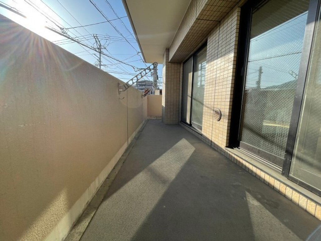 (13/25) バルコニー (13/25) バルコニー