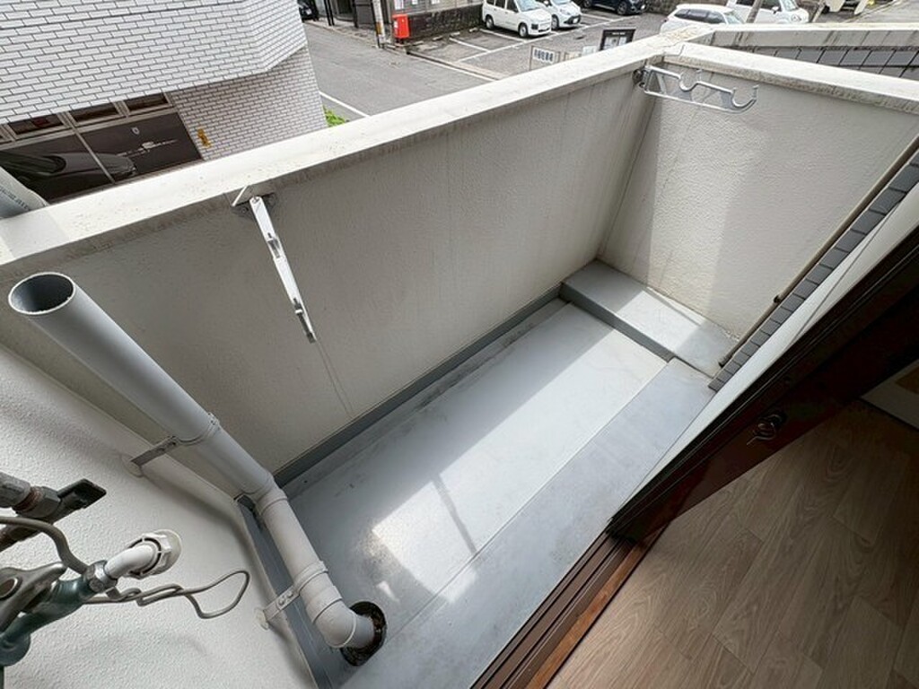 (13/27) バルコニー