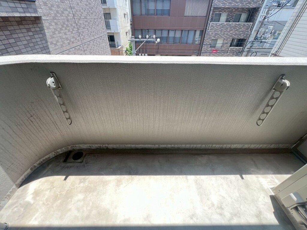 (13/30) バルコニー