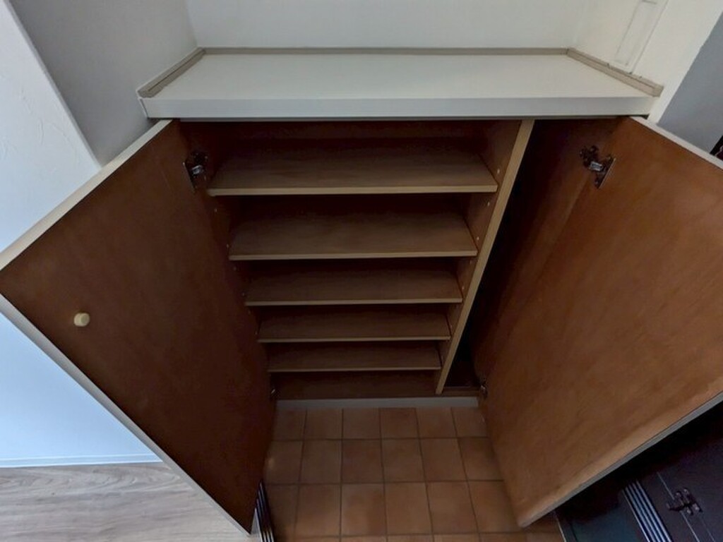 (8/28) 玄関 (8/28) 玄関