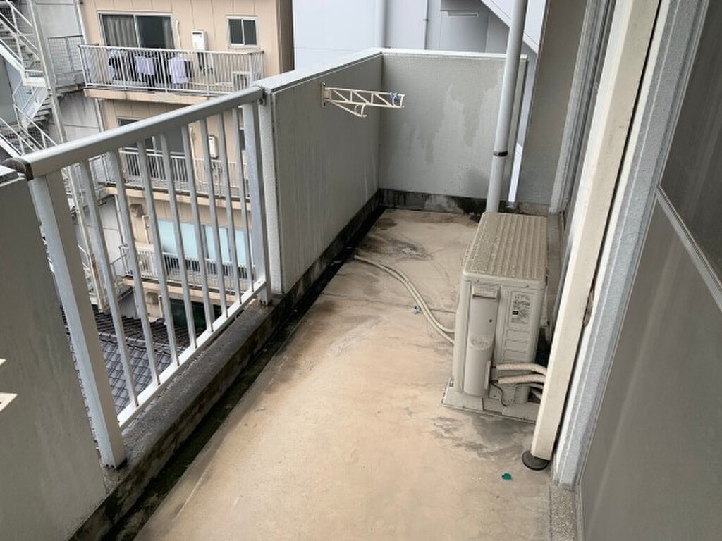 (8/23) バルコニー