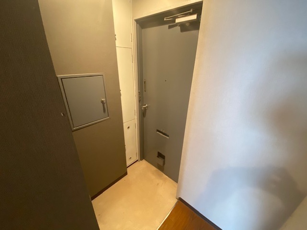 (8/23) 玄関 (8/23) 玄関