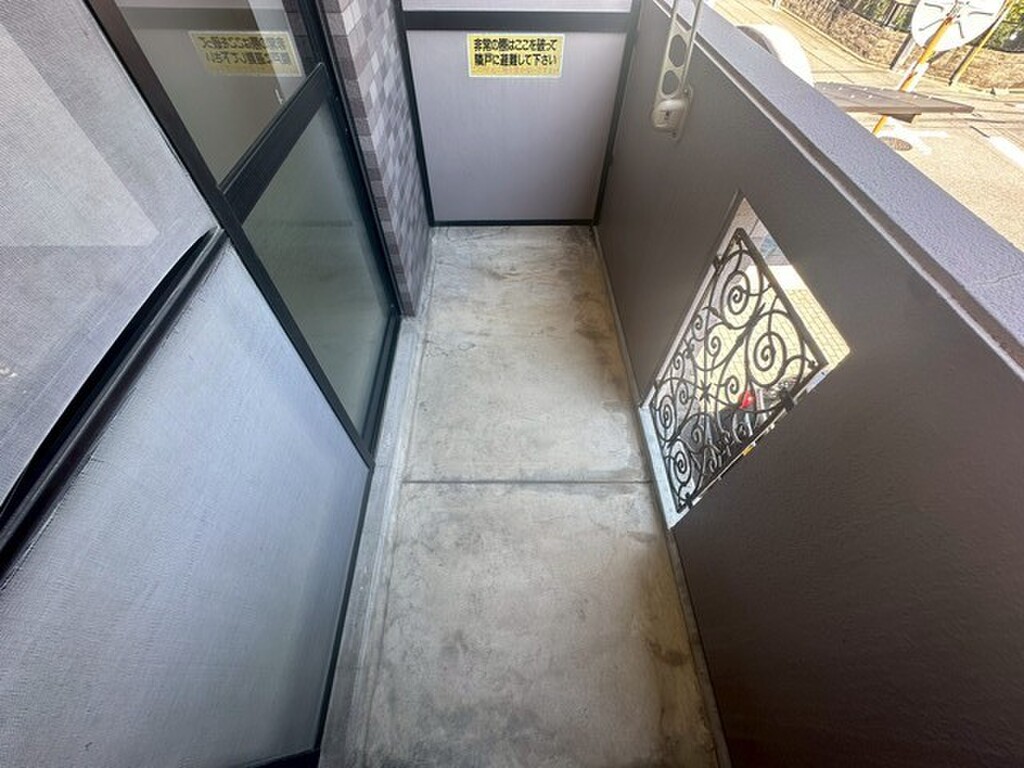 (13/27) バルコニー