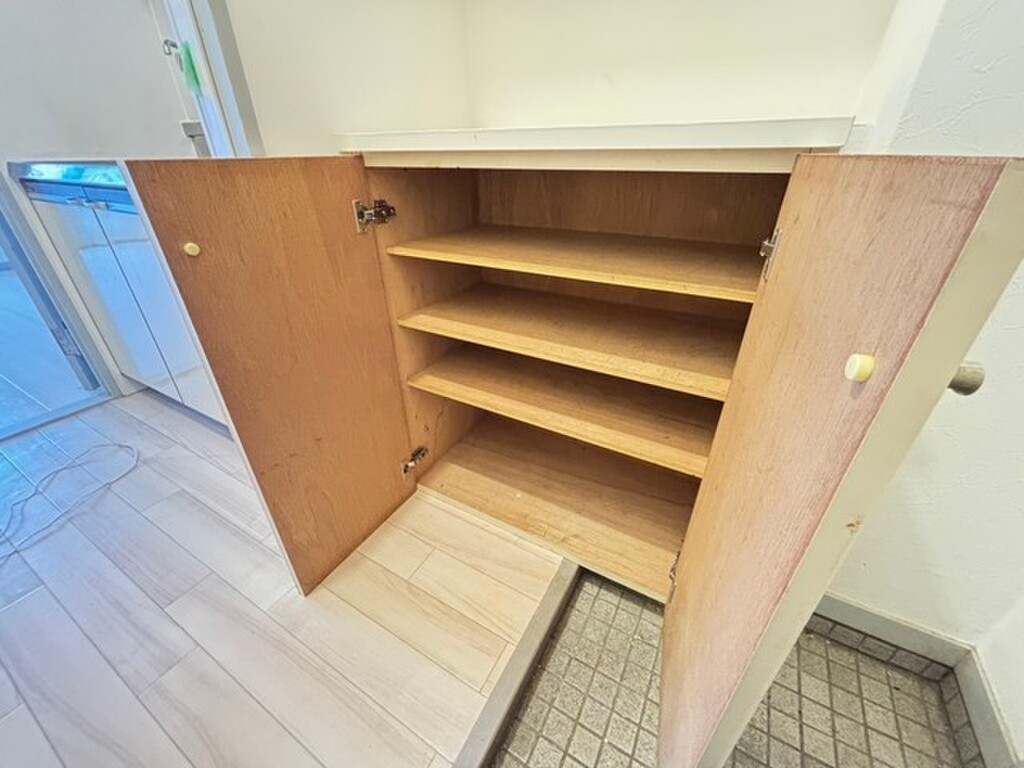 (9/28) 玄関 (9/28) 玄関