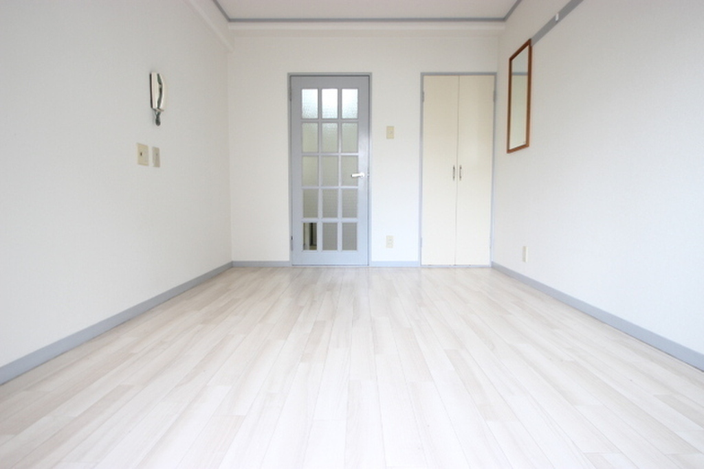 (10/28) 居室・リビング (10/28) 居室・リビング