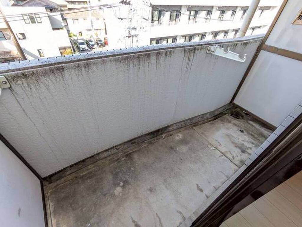 (13/29) バルコニー