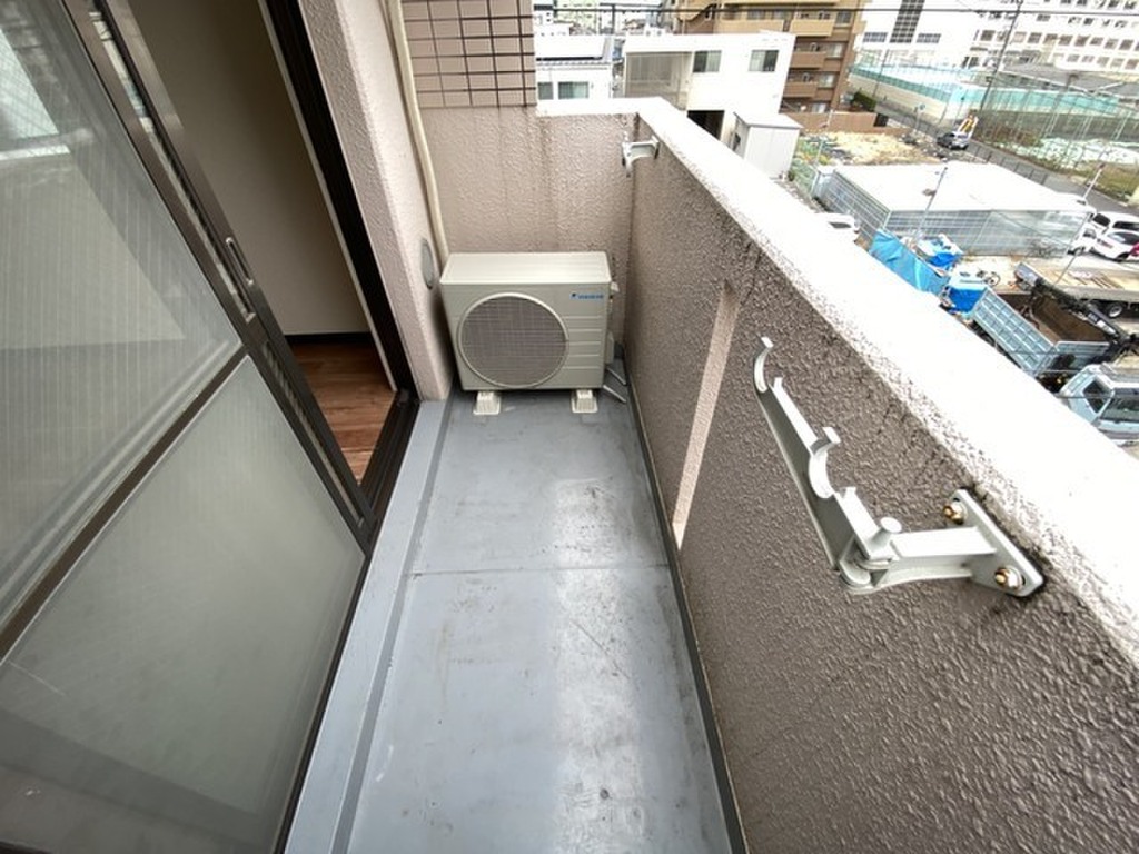 (13/26) バルコニー