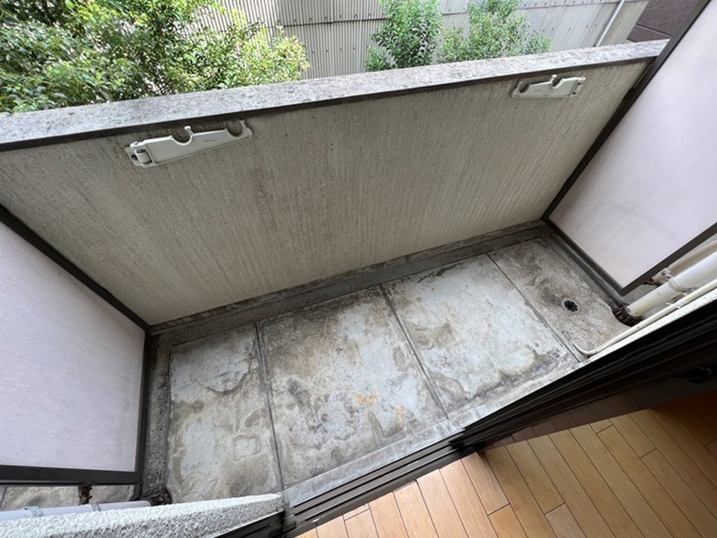 (11/23) バルコニー