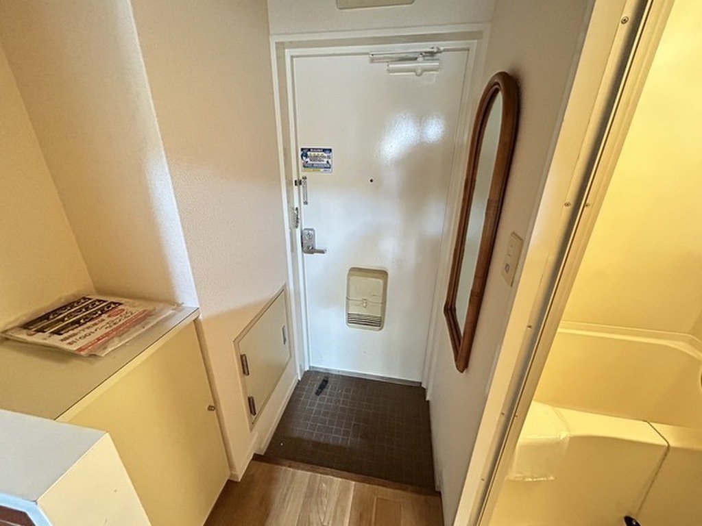 (8/25) 玄関 (8/25) 玄関