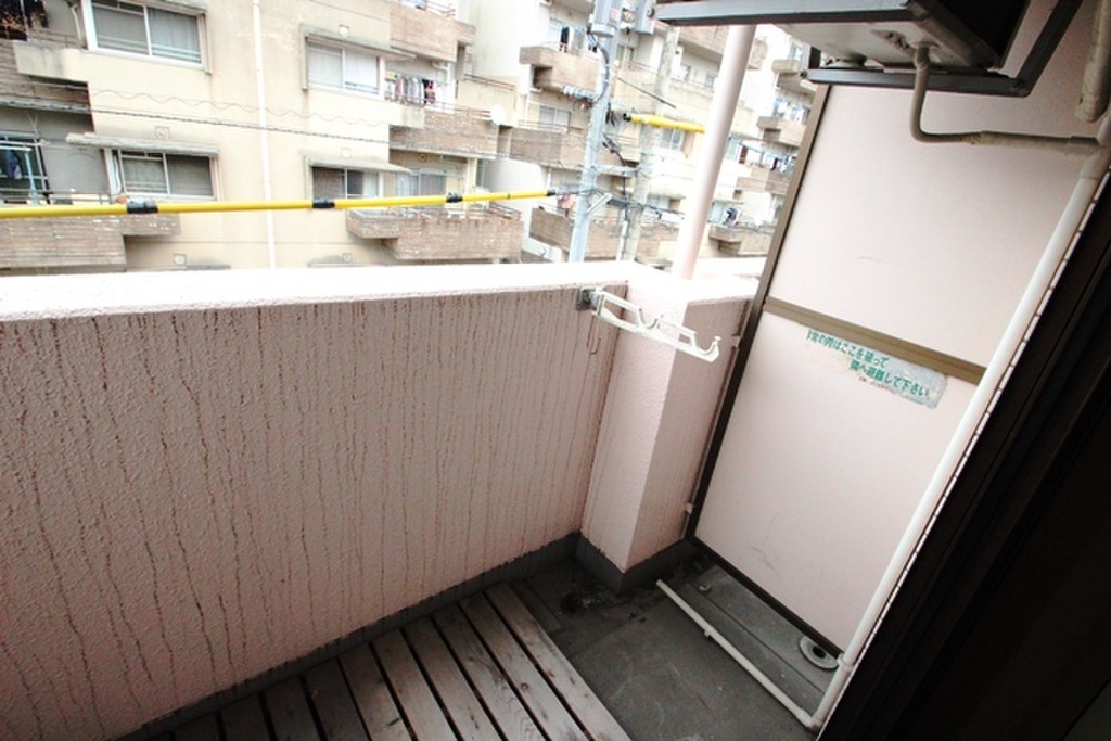 (7/34) バルコニー