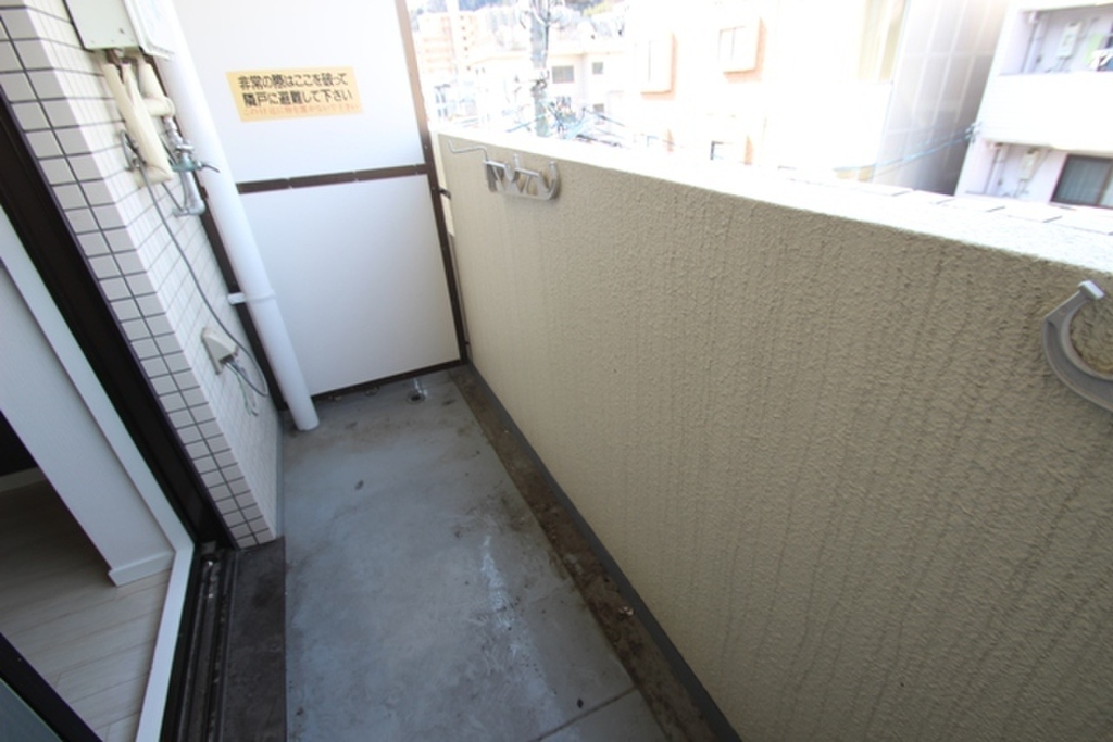 (13/25) バルコニー