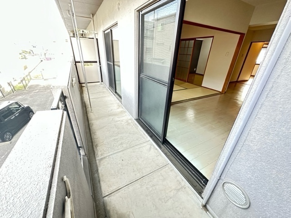 (13/28) バルコニー