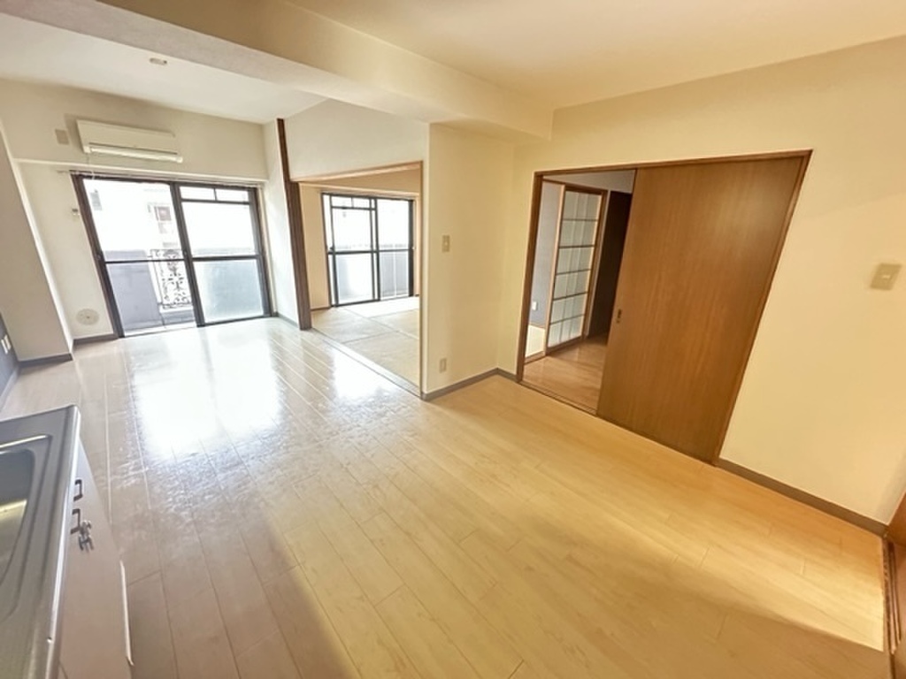 (15/28) 居室・リビング