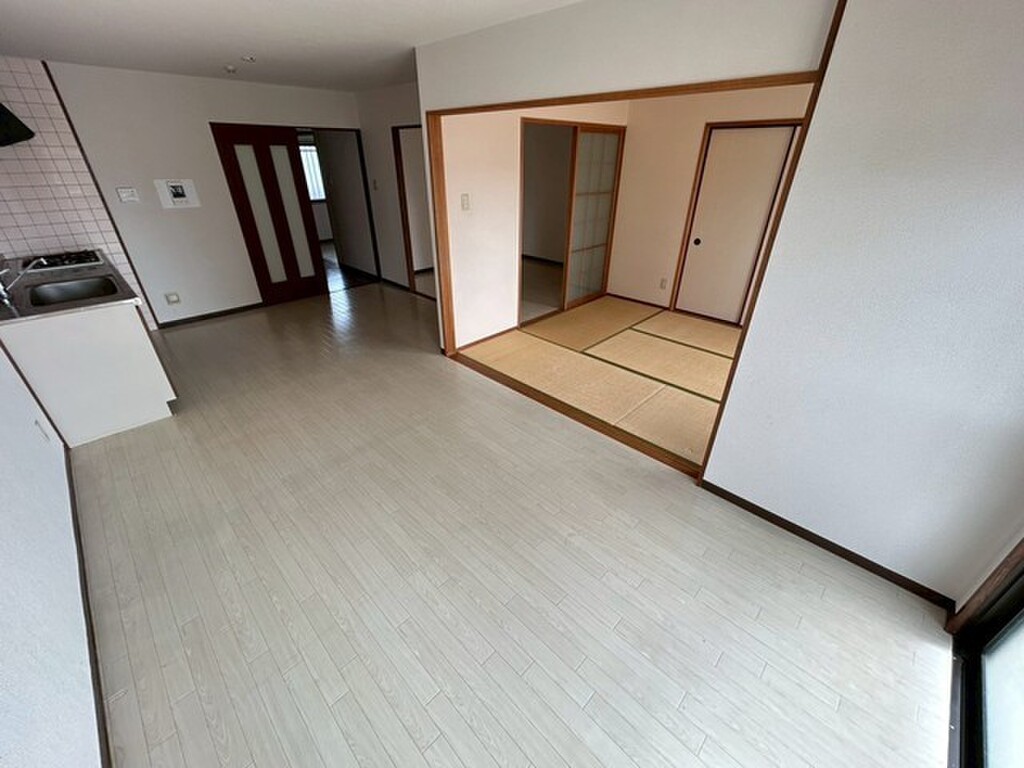 (16/34) 居室・リビング