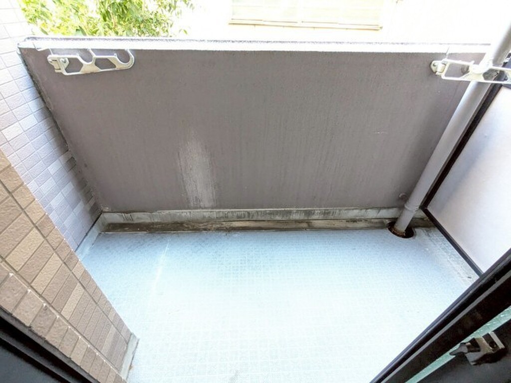 (13/27) バルコニー