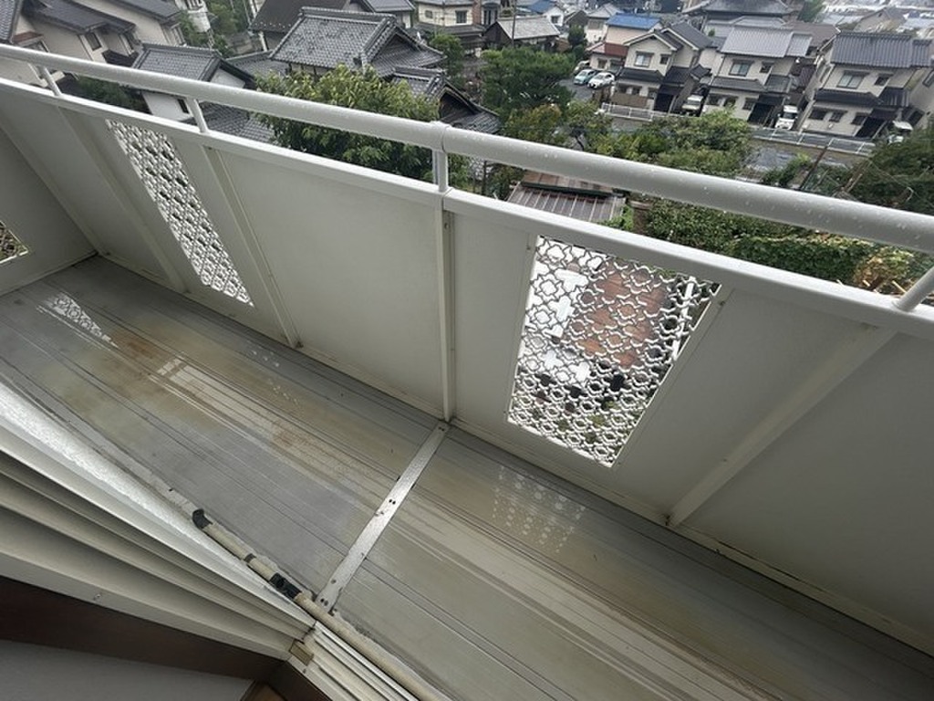 (13/27) バルコニー