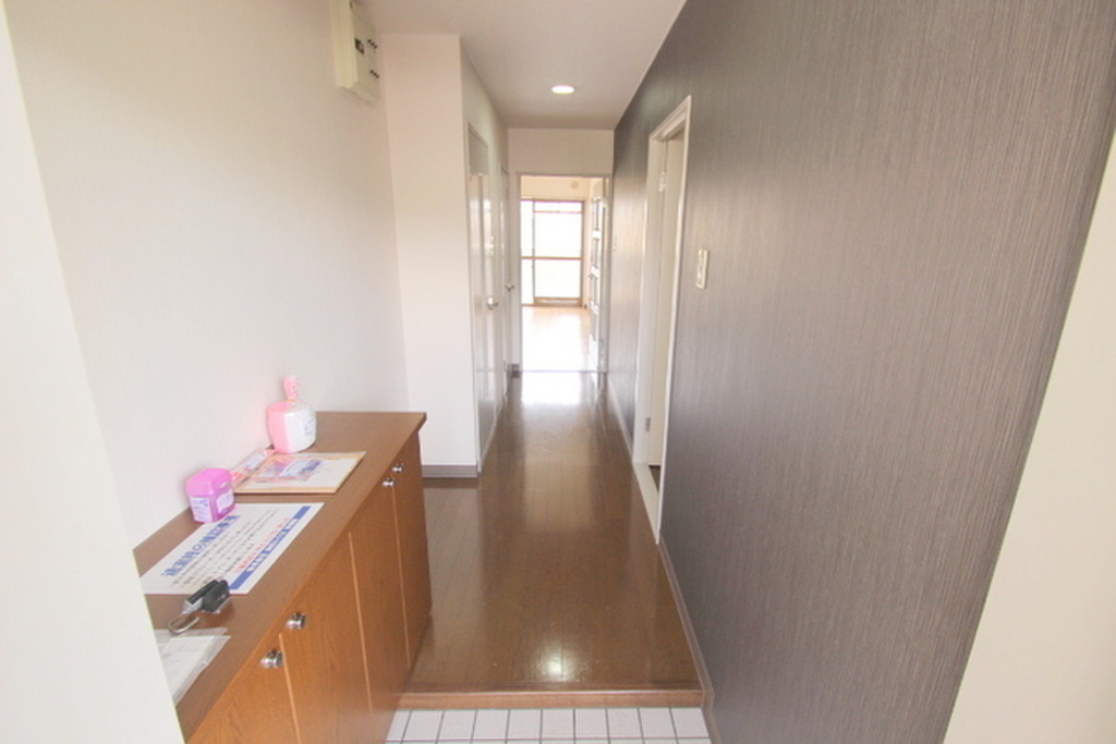 (4/25) 玄関 (4/25) 玄関