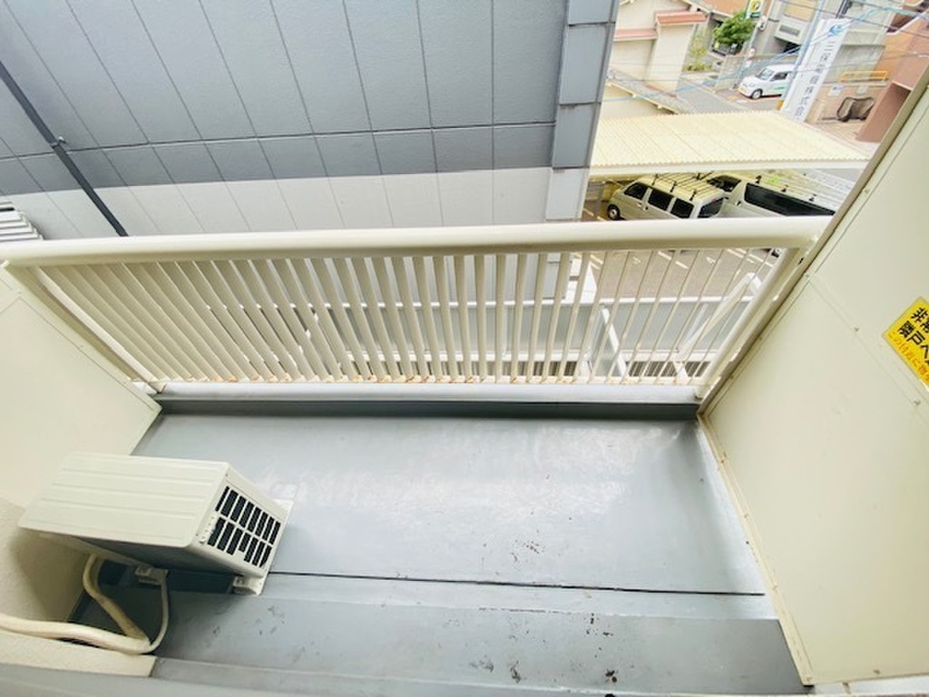 (13/26) バルコニー