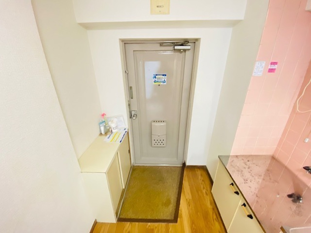 (4/26) 玄関 (4/26) 玄関