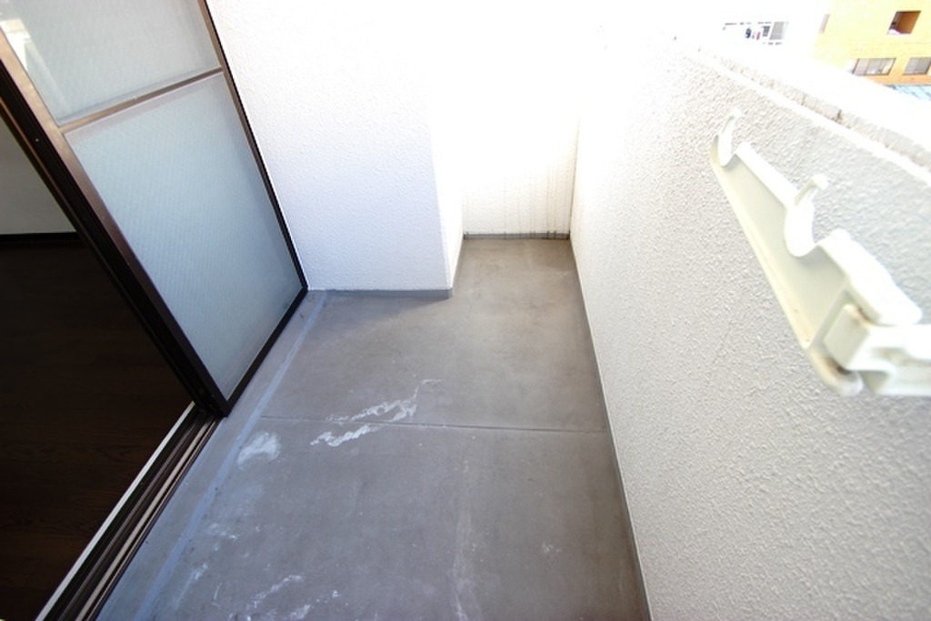 (13/27) バルコニー