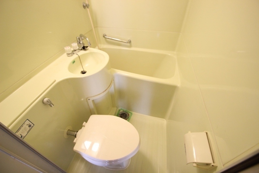 (13/32) トイレ (13/32) トイレ