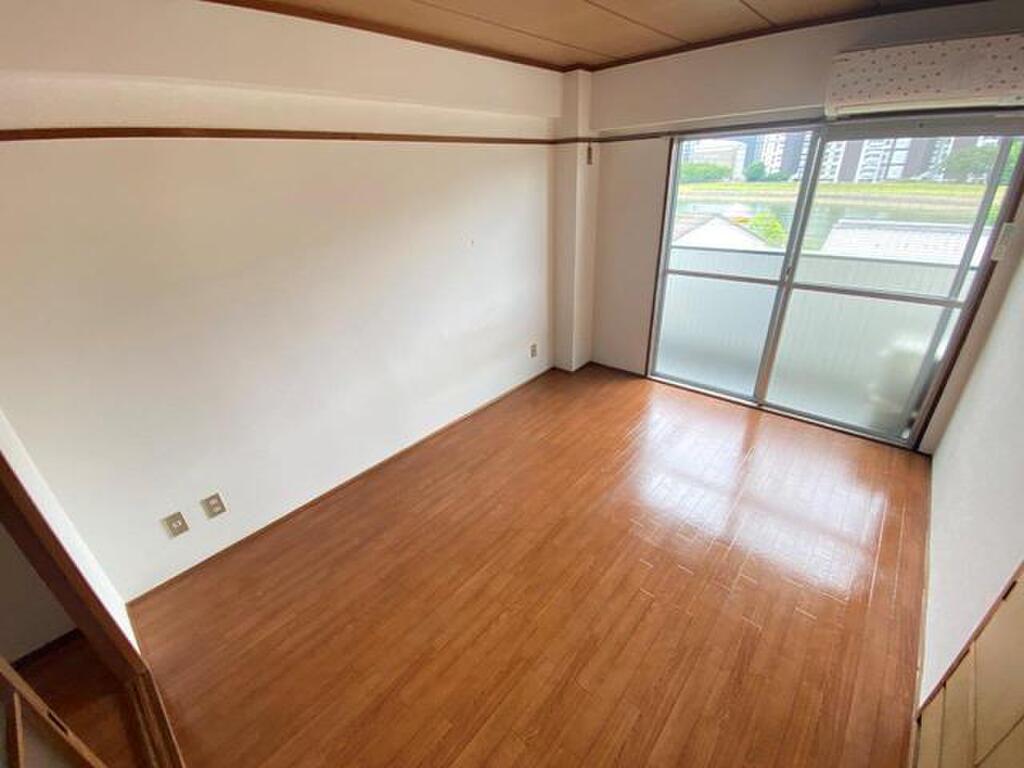 (2/26) 居室・リビング (2/26) 居室・リビング