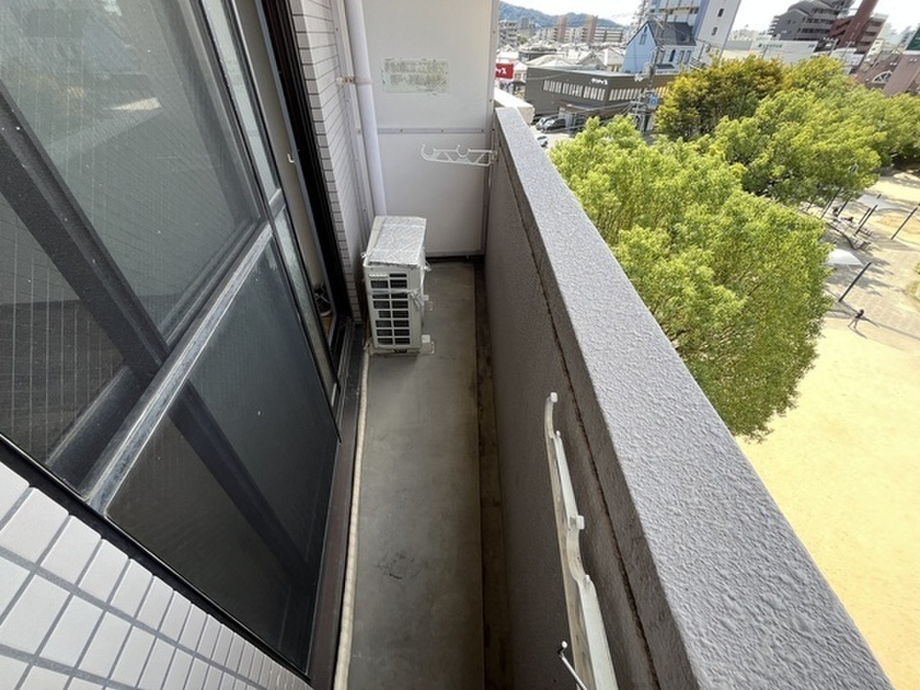 (13/26) バルコニー