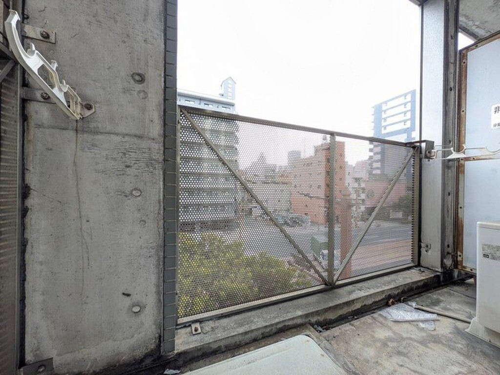 (13/27) バルコニー (13/27) バルコニー