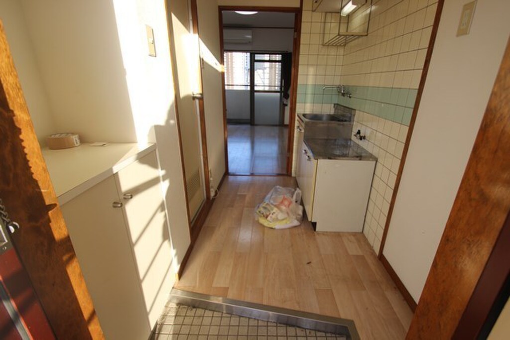 (6/26) 玄関 (6/26) 玄関