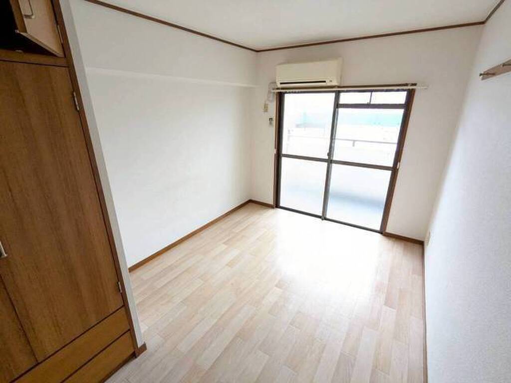 (15/28) 居室・リビング