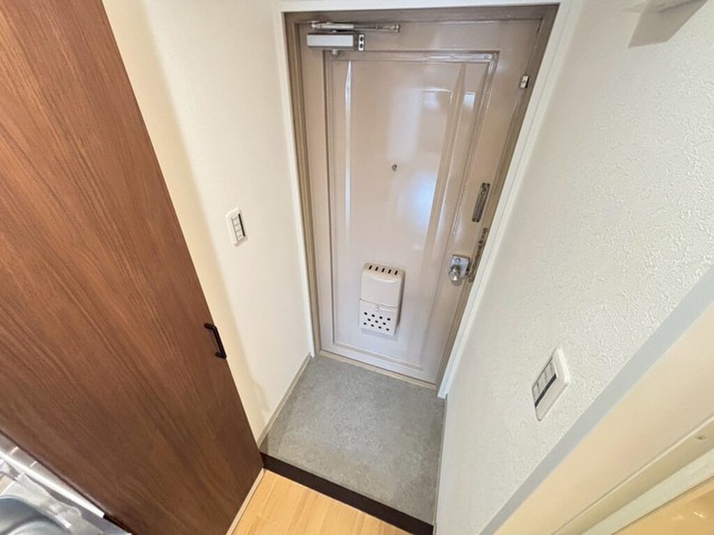 (6/23) 玄関 (6/23) 玄関