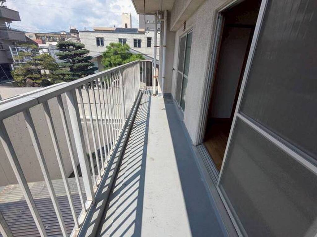 (13/29) バルコニー (13/29) バルコニー