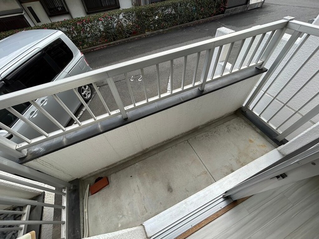 (13/25) バルコニー