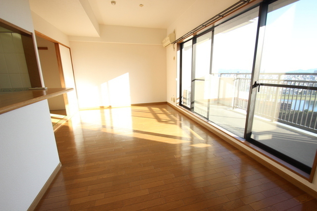 (2/20) 居室・リビング (2/20) 居室・リビング