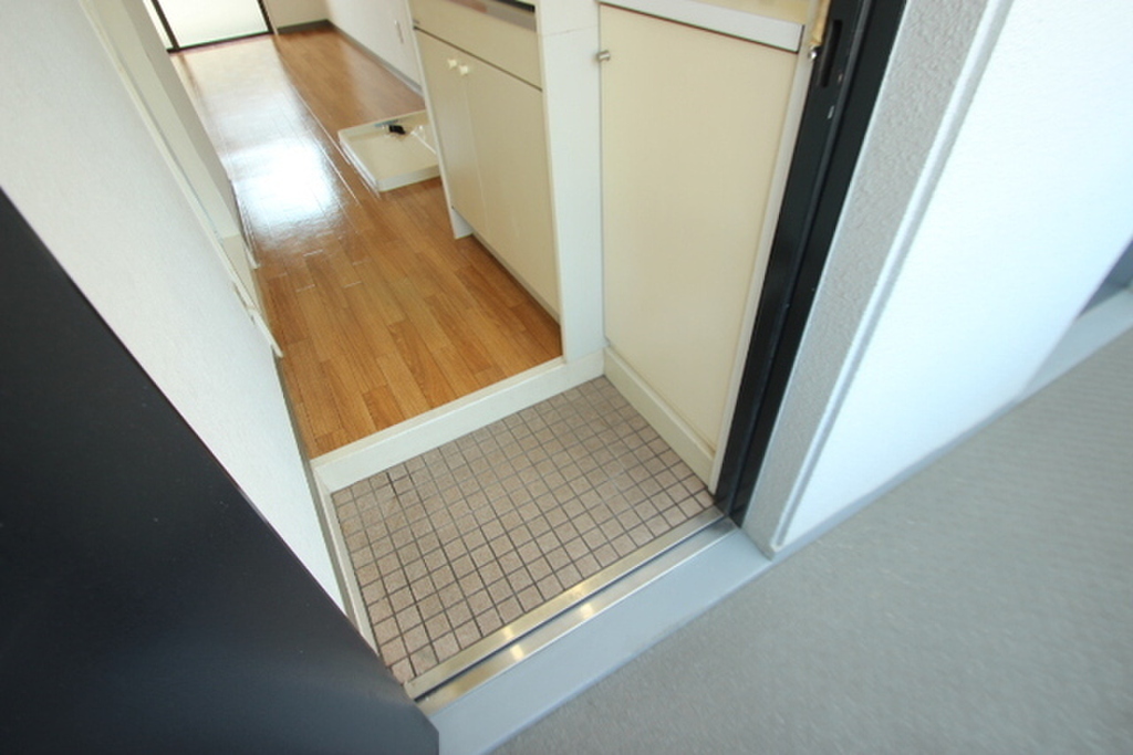 (6/25) 玄関 (6/25) 玄関