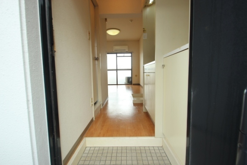 (6/30) 玄関 (6/30) 玄関