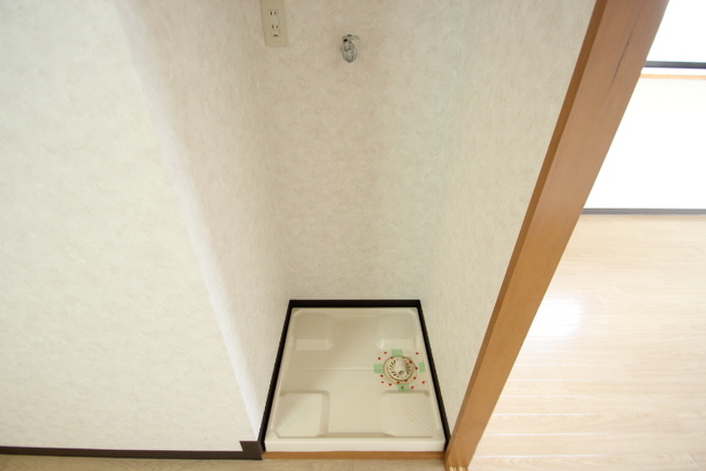 (9/27) 洗濯機置き場 (9/27) 洗濯機置き場