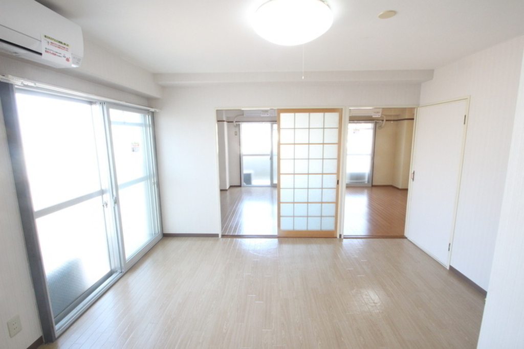 (2/26) 居室・リビング (2/26) 居室・リビング