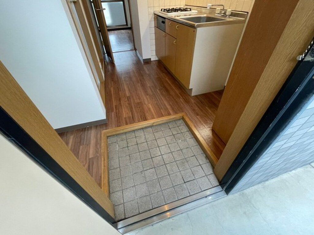 (6/24) 玄関 (6/24) 玄関