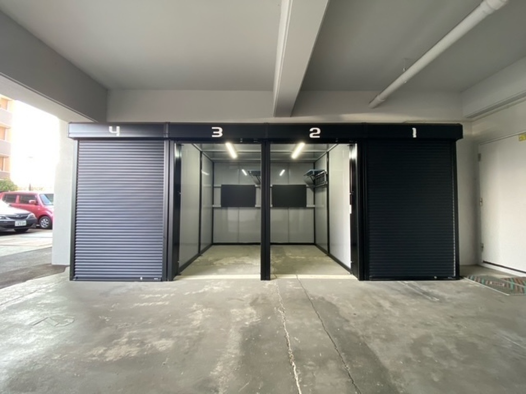 (16/27) シャッター付バイクガレージ (16/27) シャッター付バイクガレージ