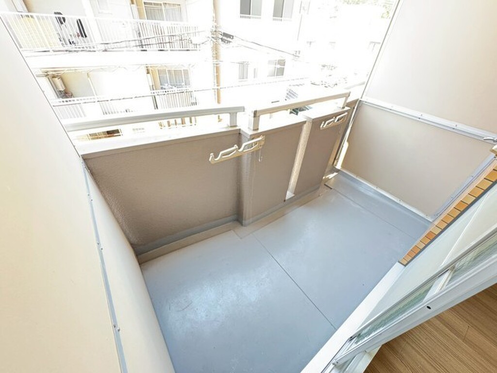 (13/29) バルコニー