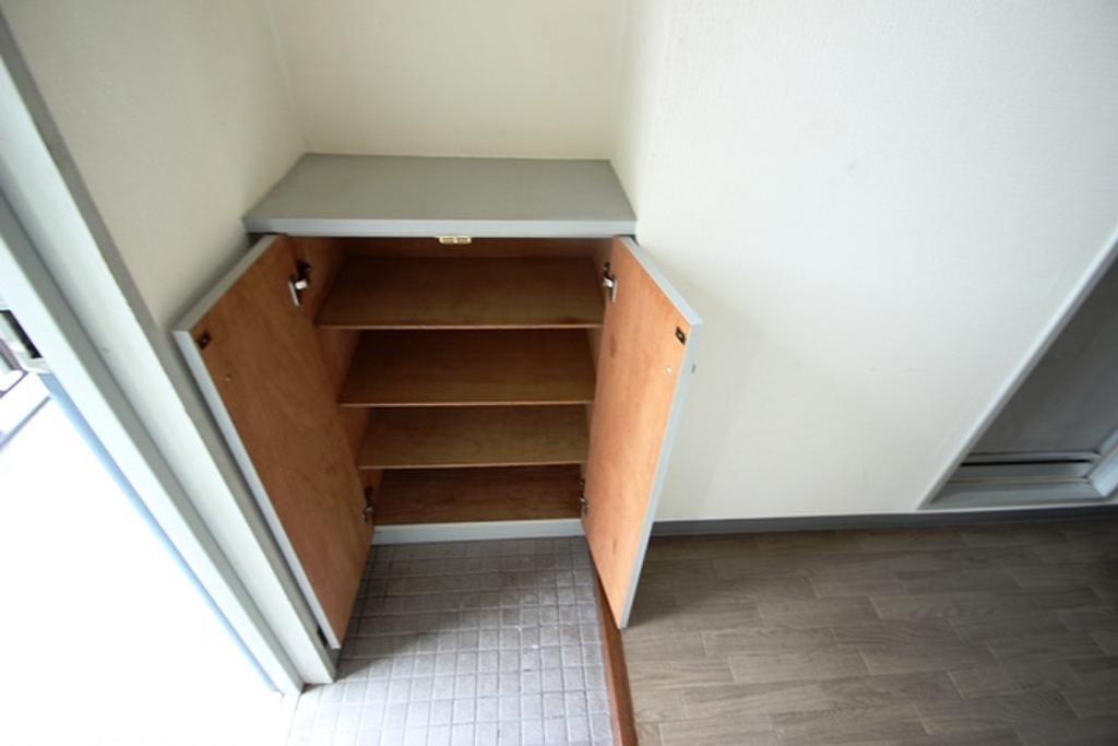 (13/31) 下駄箱 (13/31) 下駄箱