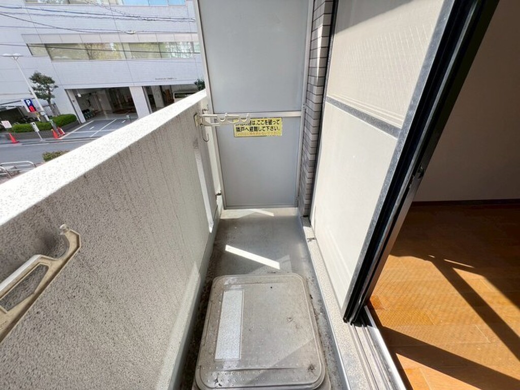 (13/27) バルコニー