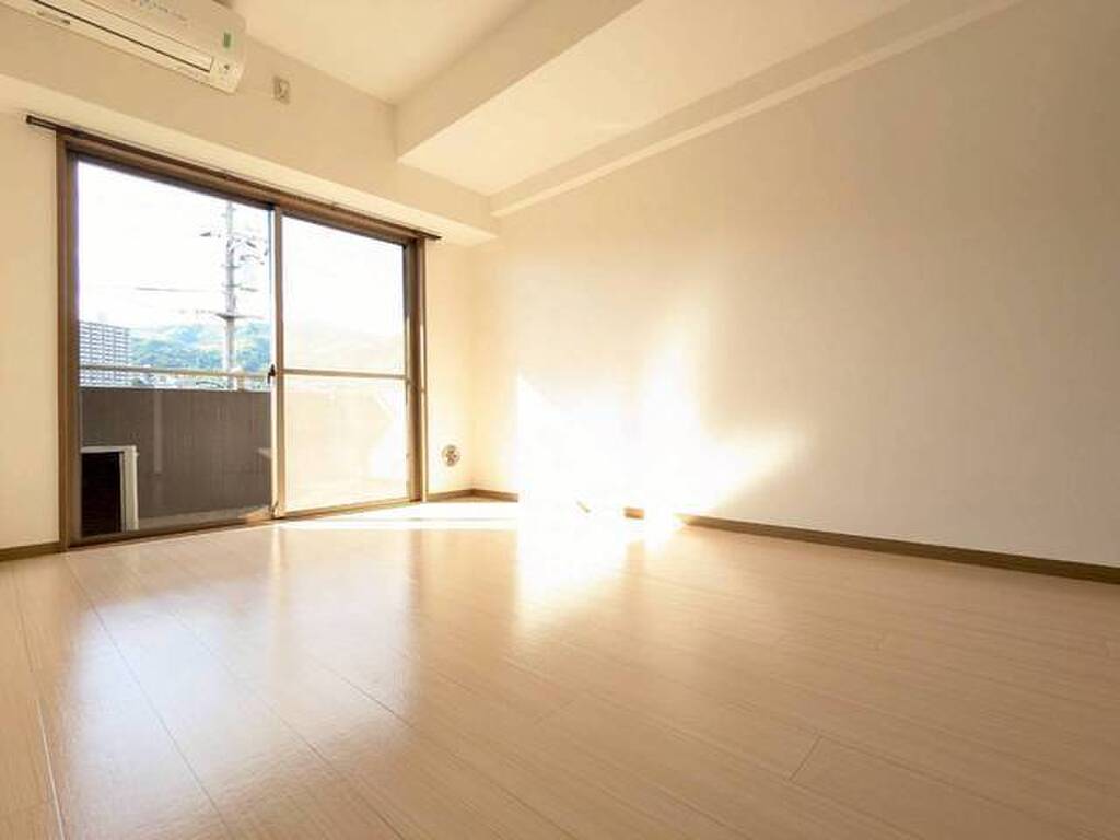 (2/28) 居室・リビング (2/28) 居室・リビング